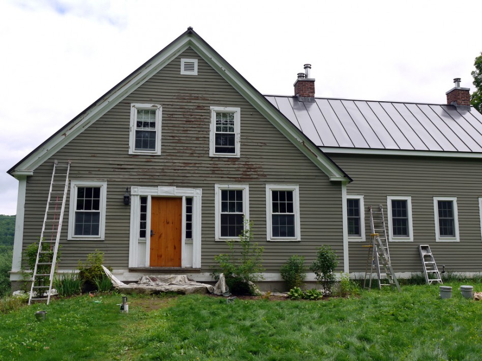 Classic Canadian Paint Colors For House Exterior Natural Wood Paint White Trimming Colour Dark Greige Roof Colour Smart Guide For Choosing Paint Colors For Exterior Of House Exterior Design