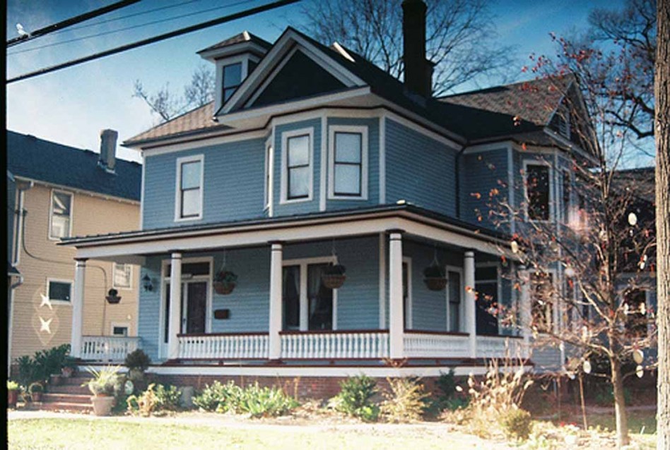 Mind Blowing American Home Escorted By Dark Blue Ocean Wall Colour Also White Trim Application On The Wall Also Pillars Smart Guide For Choosing Paint Colors For Exterior Of House Exterior Design