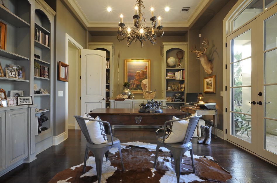 Dining Room Decoration Using Animal Rug Under Dining Table Along Escorted By Vintage Metal Dining Chair Rectangular Mahogany Wood Dining Table Dining Room Decoration Dining Room Designs