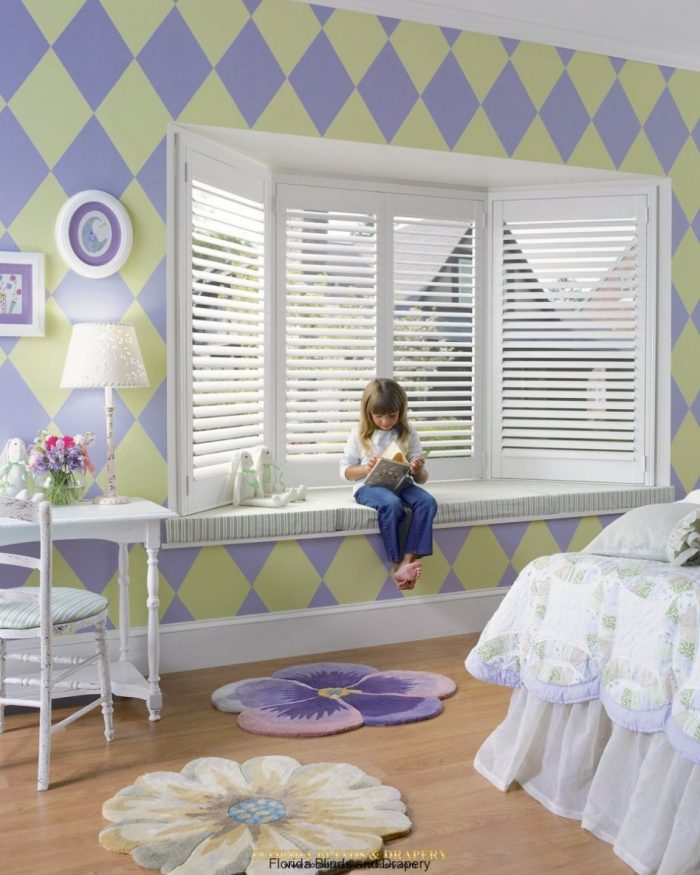 Furniture + Accessories Medium size Cute Kids Room Escorted By Nice Window Decoration Cool Build Bay Window Seat Escorted By Wooden Treelis As Well As White Paint Nice Flower Thick Rug Build Bay Window Seat For Great Window Decor