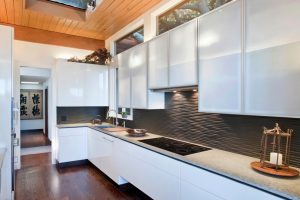 Kitchen Designs Thumbnail size Modern Kitchen Decoration With Marble Backsplash And Modern Kitchen Appliance Furniture Ideas From White Kitchen Cabinet Design And Cream Kitchen Island Ideas