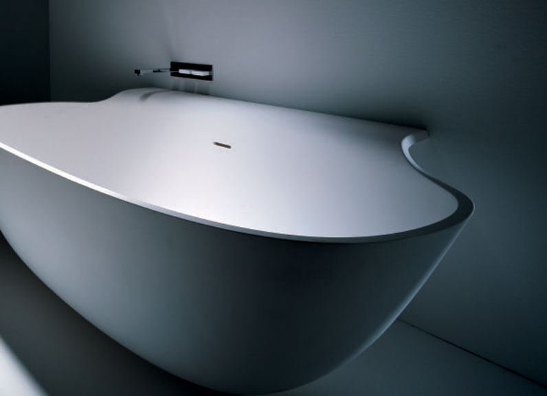 Marvelous Style Of Modern White Bath Up For Modern Bathroom Interior Style Especially Decorated In White Themed Interior Small Bathtubs Bathroom Designs